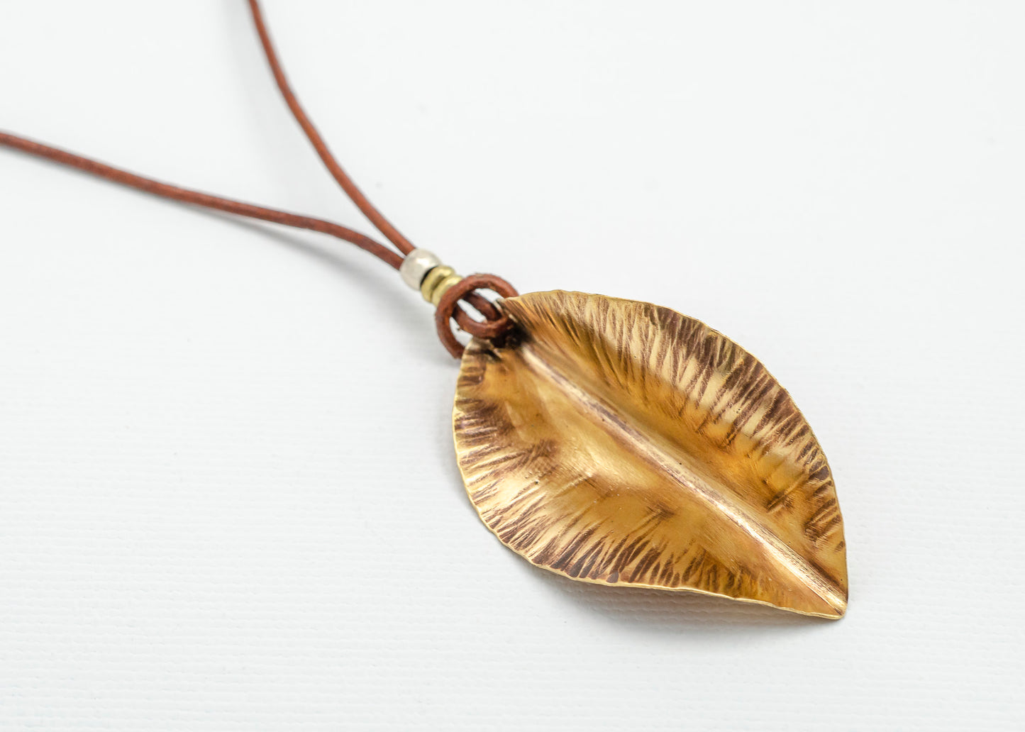 Spring Leaf Necklace Bronze