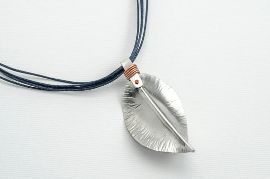 Summer Leaf Necklace Pewter