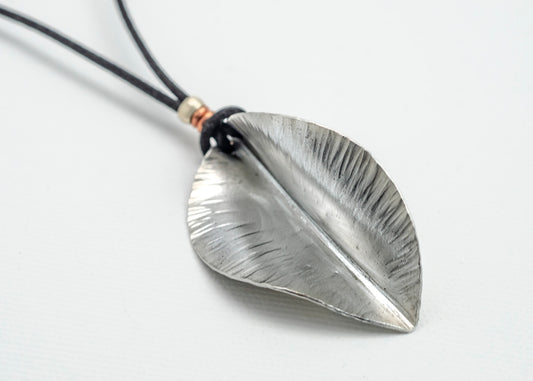 Spring Leaf Necklace Pewter